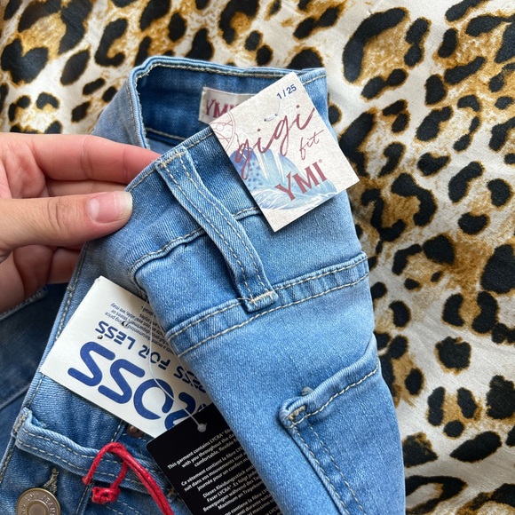 bell bottom high waisted jeans - Picture 4 of 4